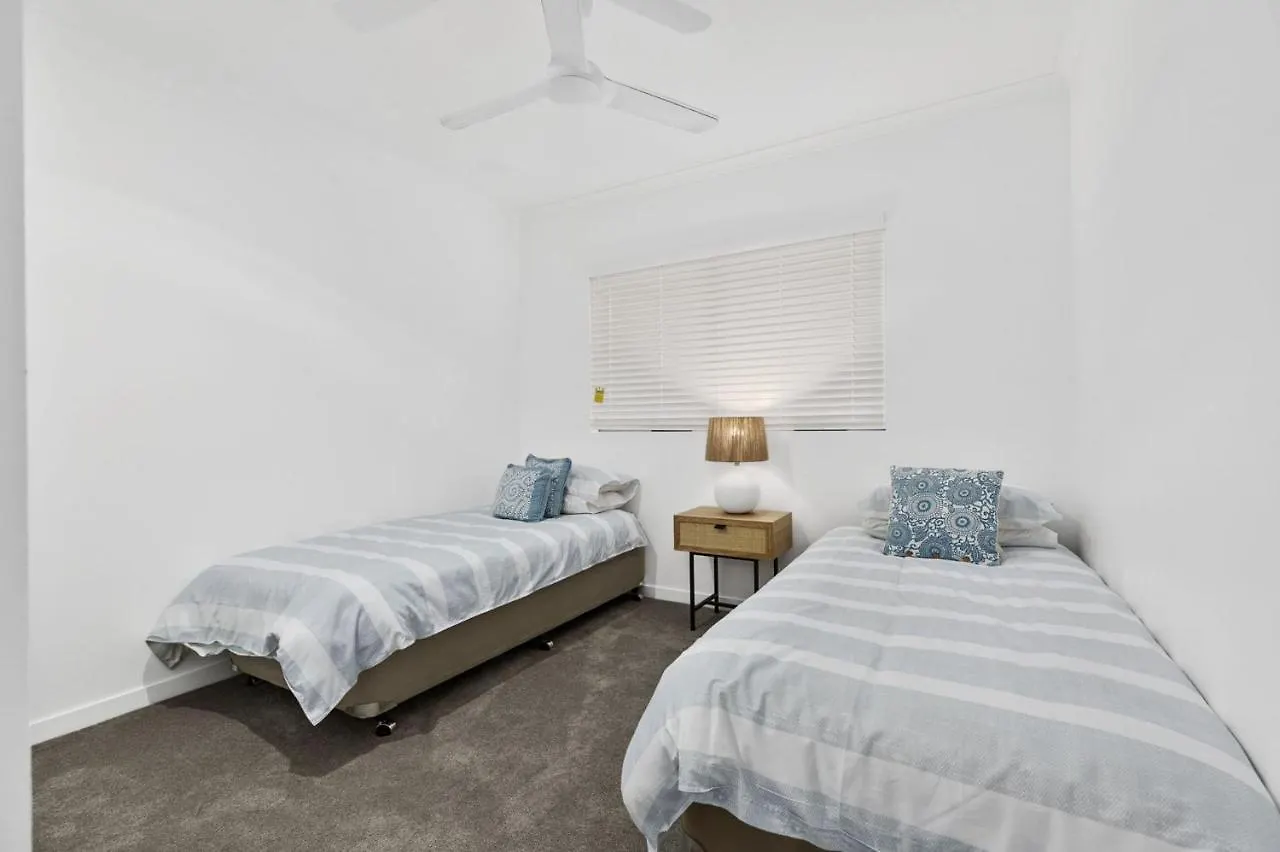 Unit 5 Vista Pacific 12 14 Bryan Street Sunshine Beach